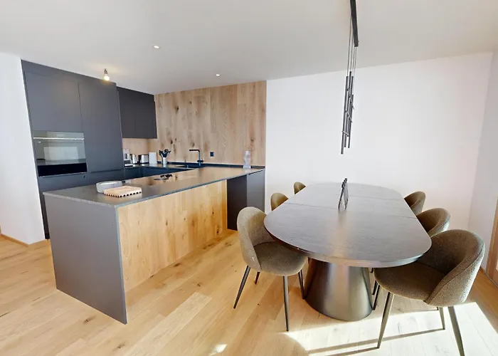 Alphubel Peak アパート