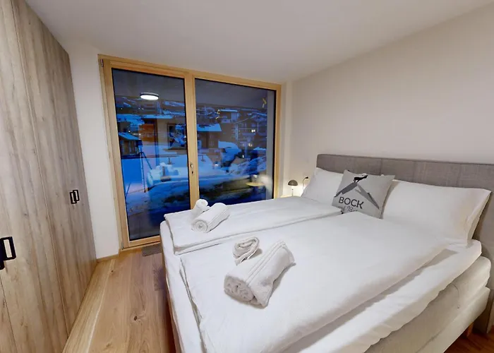 Alphubel Peak アパート *