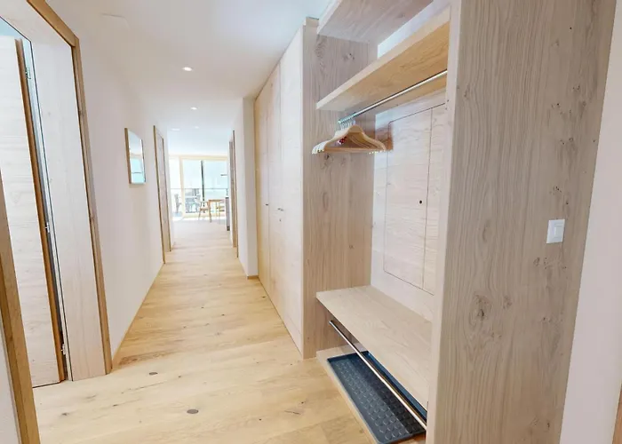 Alphubel Peak アパート サース フェー