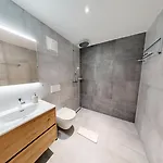 Alphubel Peak Apartment *